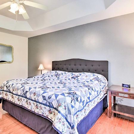 Home With Community Pool - 2 Miles To The Island! Pigeon Forge Luaran gambar