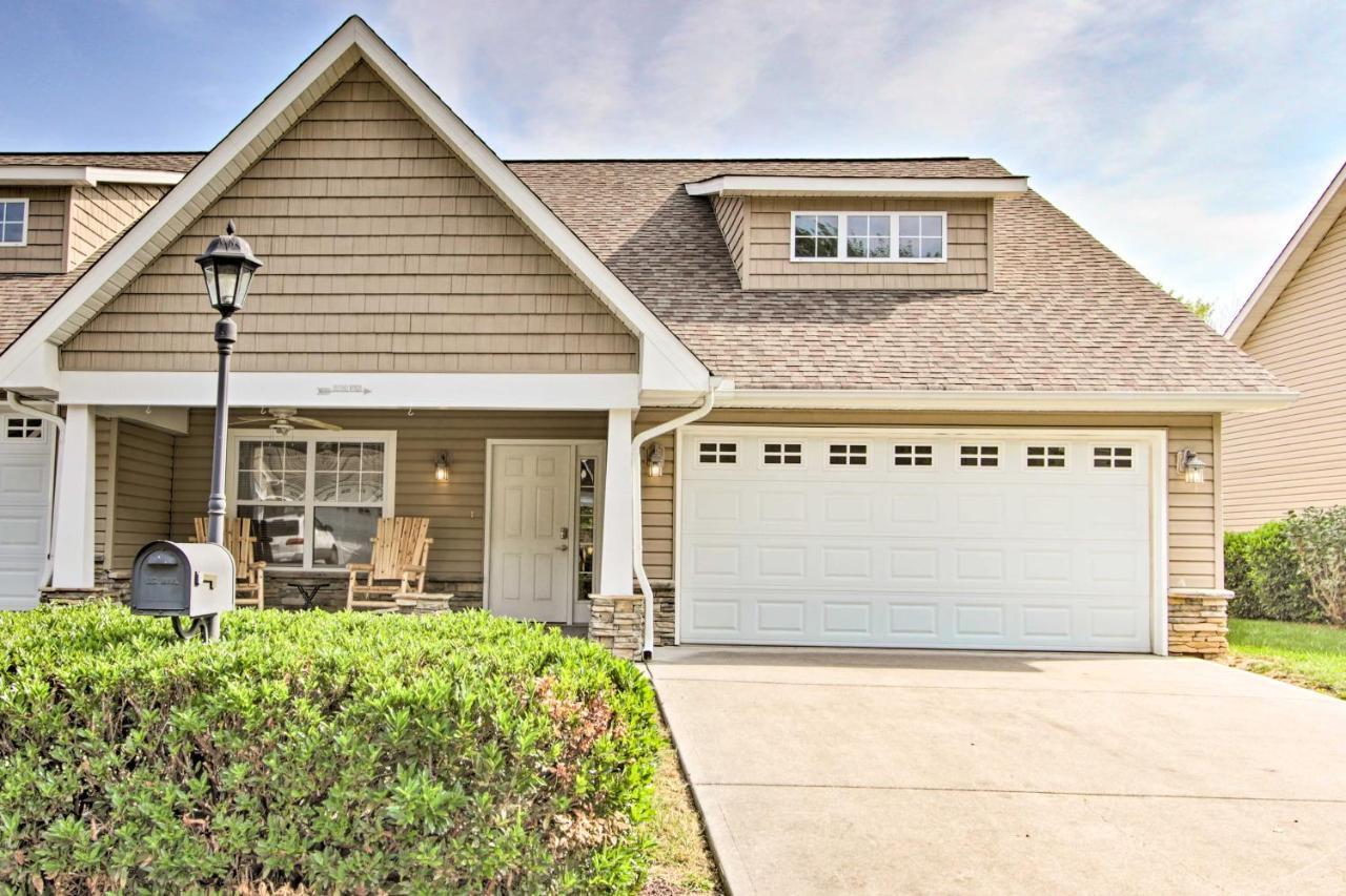Home With Community Pool - 2 Miles To The Island! Pigeon Forge Luaran gambar