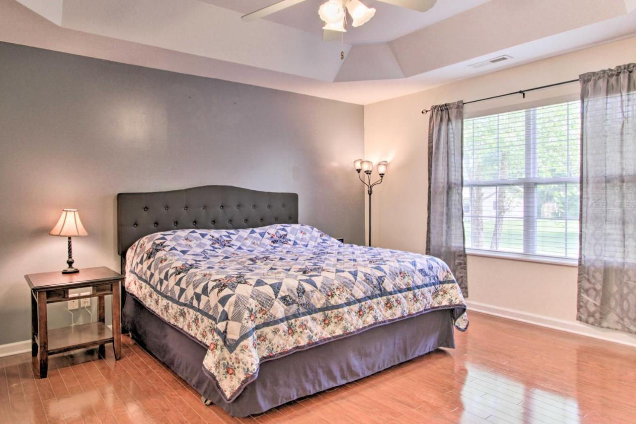 Home With Community Pool - 2 Miles To The Island! Pigeon Forge Luaran gambar