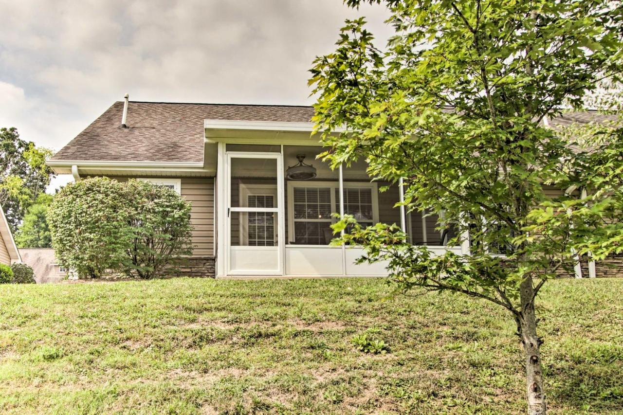Home With Community Pool - 2 Miles To The Island! Pigeon Forge Luaran gambar
